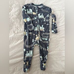 Gigi and Max 0-3 month train romper with foldover feet and hands